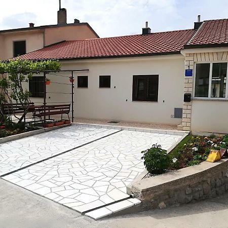 Apartment And Rooms Markovic Senj  Ngoại thất bức ảnh