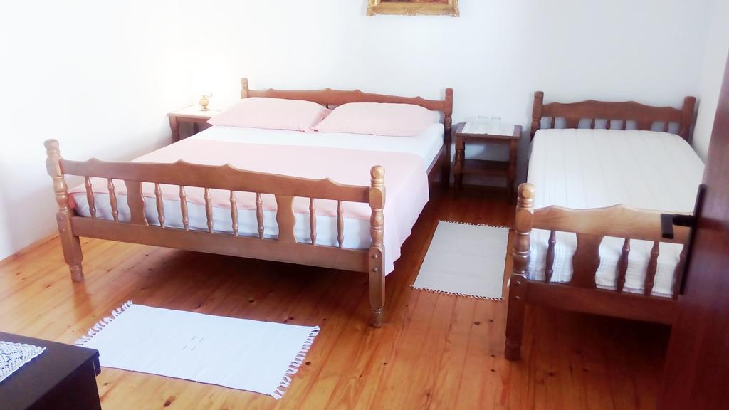 Apartment And Rooms Markovic Senj  Ngoại thất bức ảnh