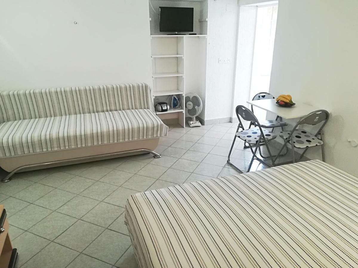 Apartment And Rooms Markovic Senj  Ngoại thất bức ảnh