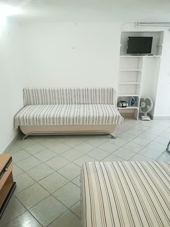 Apartment And Rooms Markovic Senj  Ngoại thất bức ảnh